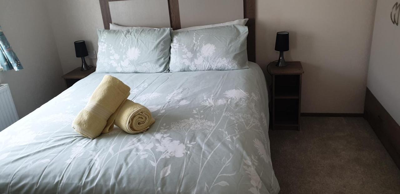 Lakeside Cotswold Holiday Home Cirencester Esterno foto