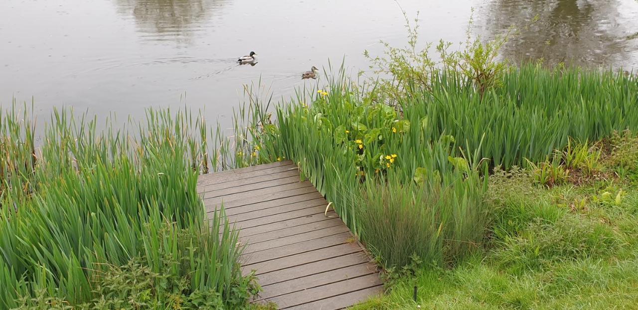 Lakeside Cotswold Holiday Home Cirencester Esterno foto