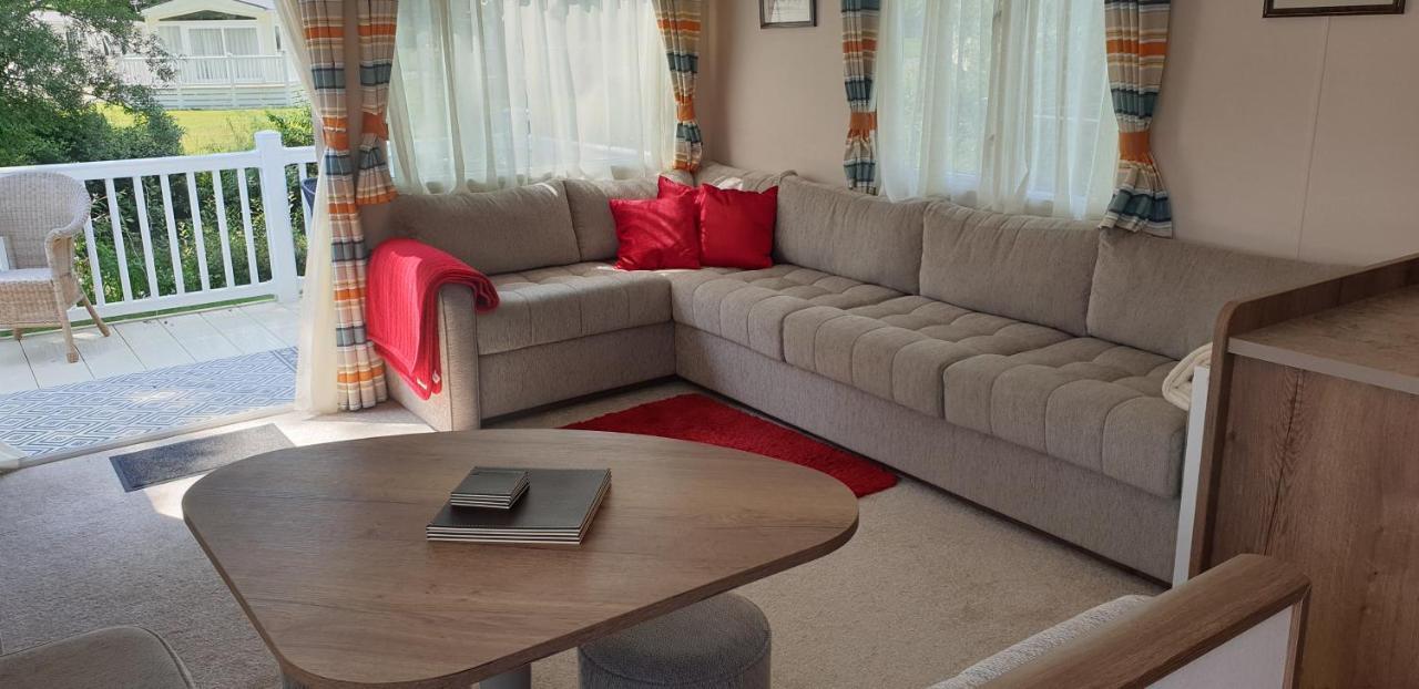 Lakeside Cotswold Holiday Home Cirencester Esterno foto
