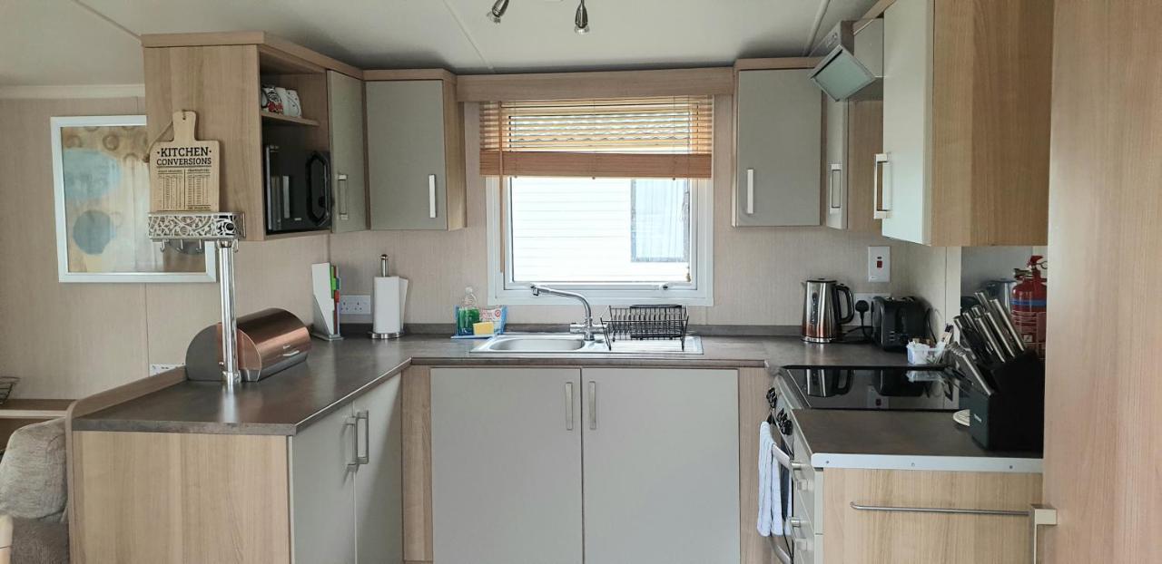 Lakeside Cotswold Holiday Home Cirencester Esterno foto