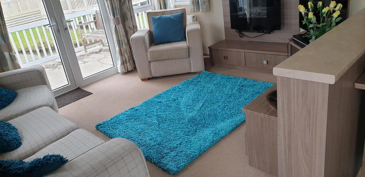Lakeside Cotswold Holiday Home Cirencester Esterno foto