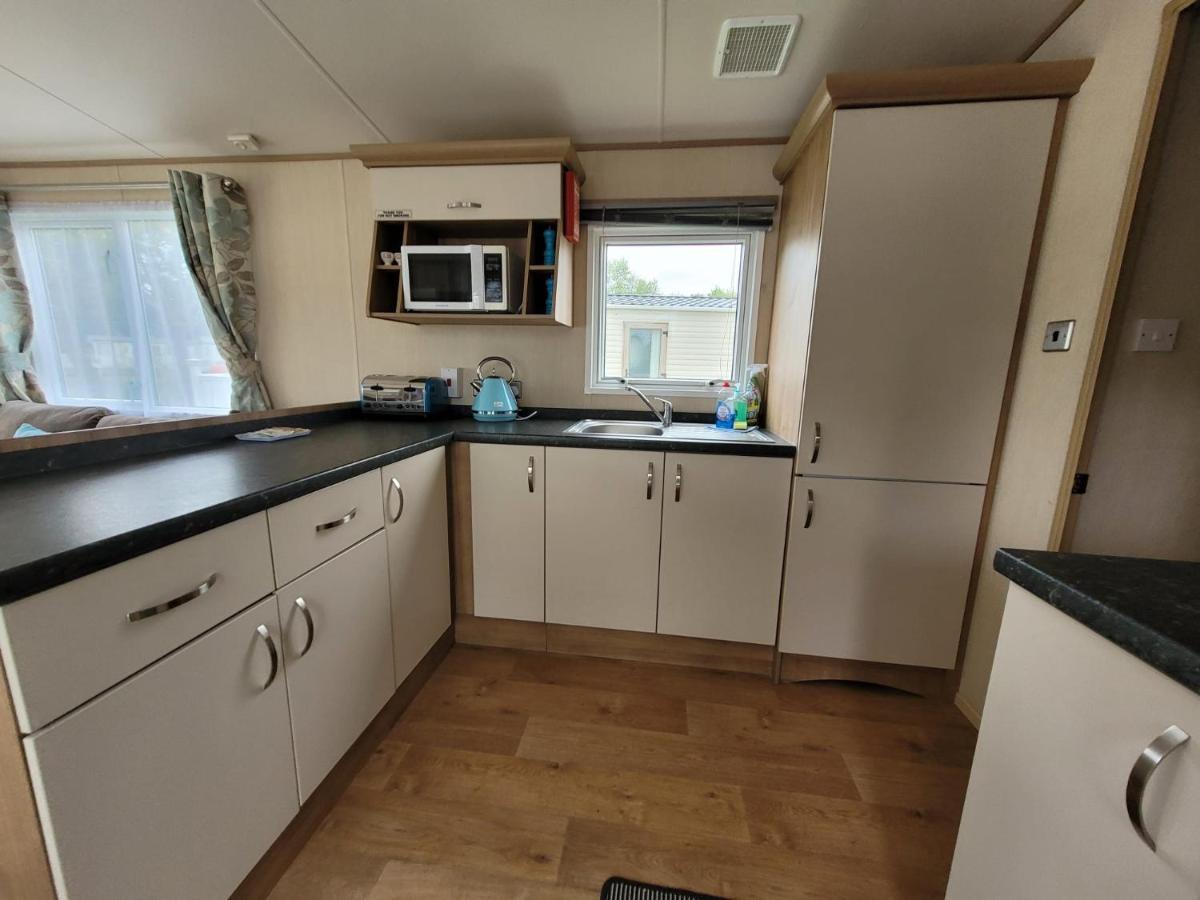 Lakeside Cotswold Holiday Home Cirencester Esterno foto