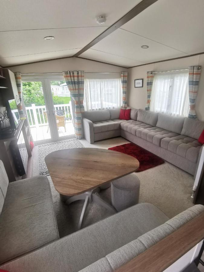 Lakeside Cotswold Holiday Home Cirencester Esterno foto