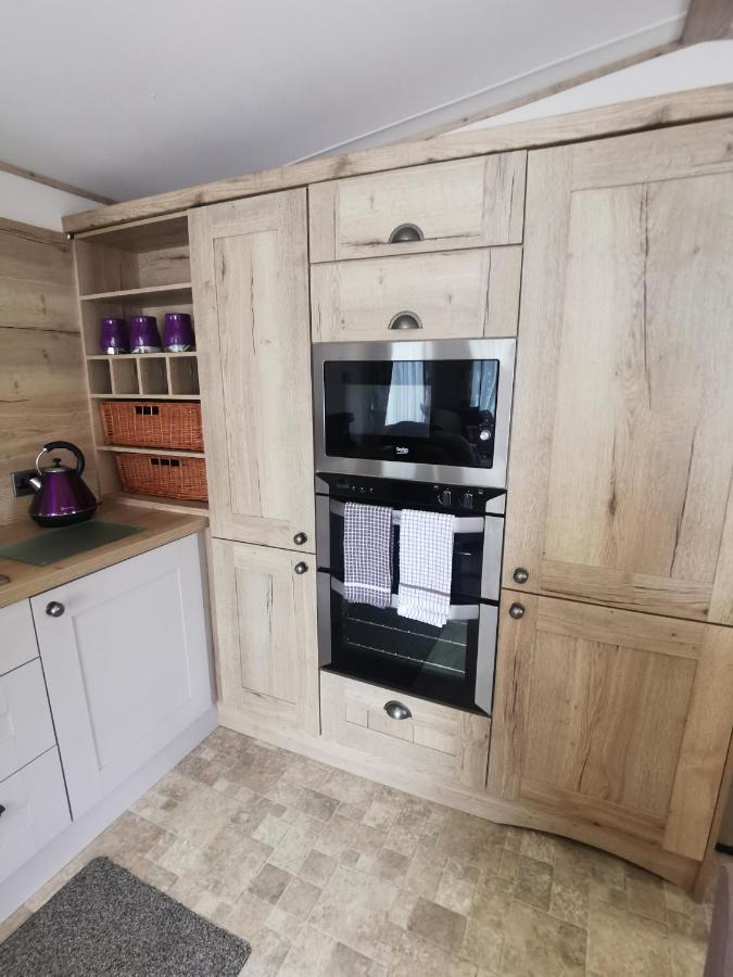 Lakeside Cotswold Holiday Home Cirencester Esterno foto