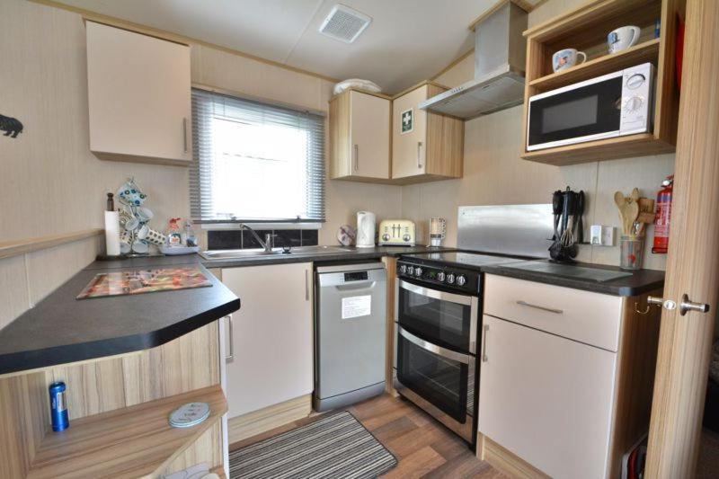 Lakeside Cotswold Holiday Home Cirencester Esterno foto
