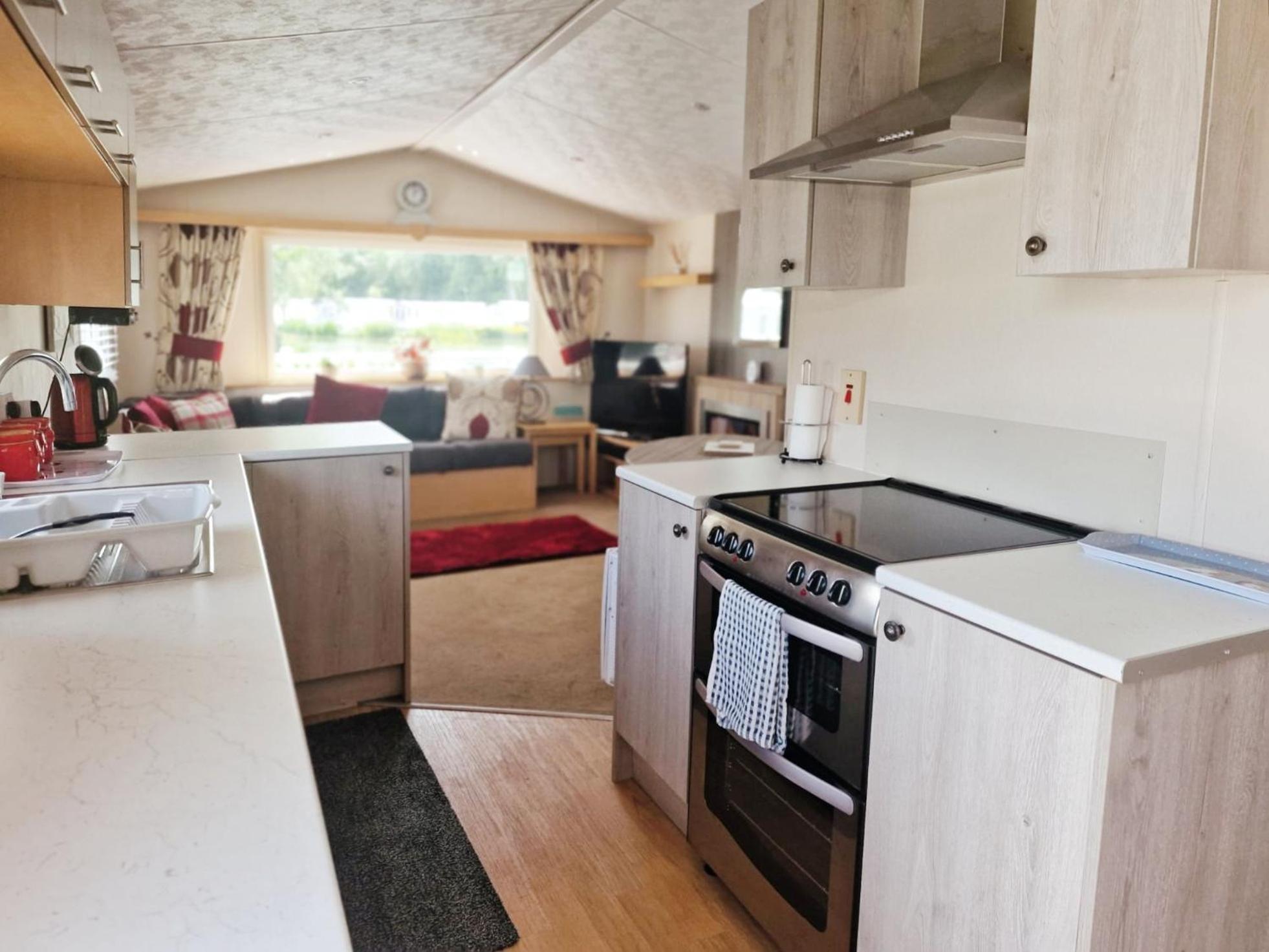 Lakeside Cotswold Holiday Home Cirencester Esterno foto